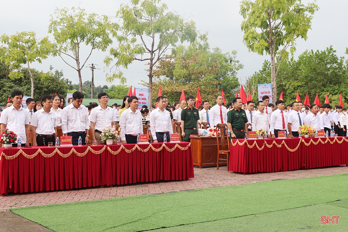 Các trường học ở Hà Tĩnh khai giảng năm học 2023 - 2024