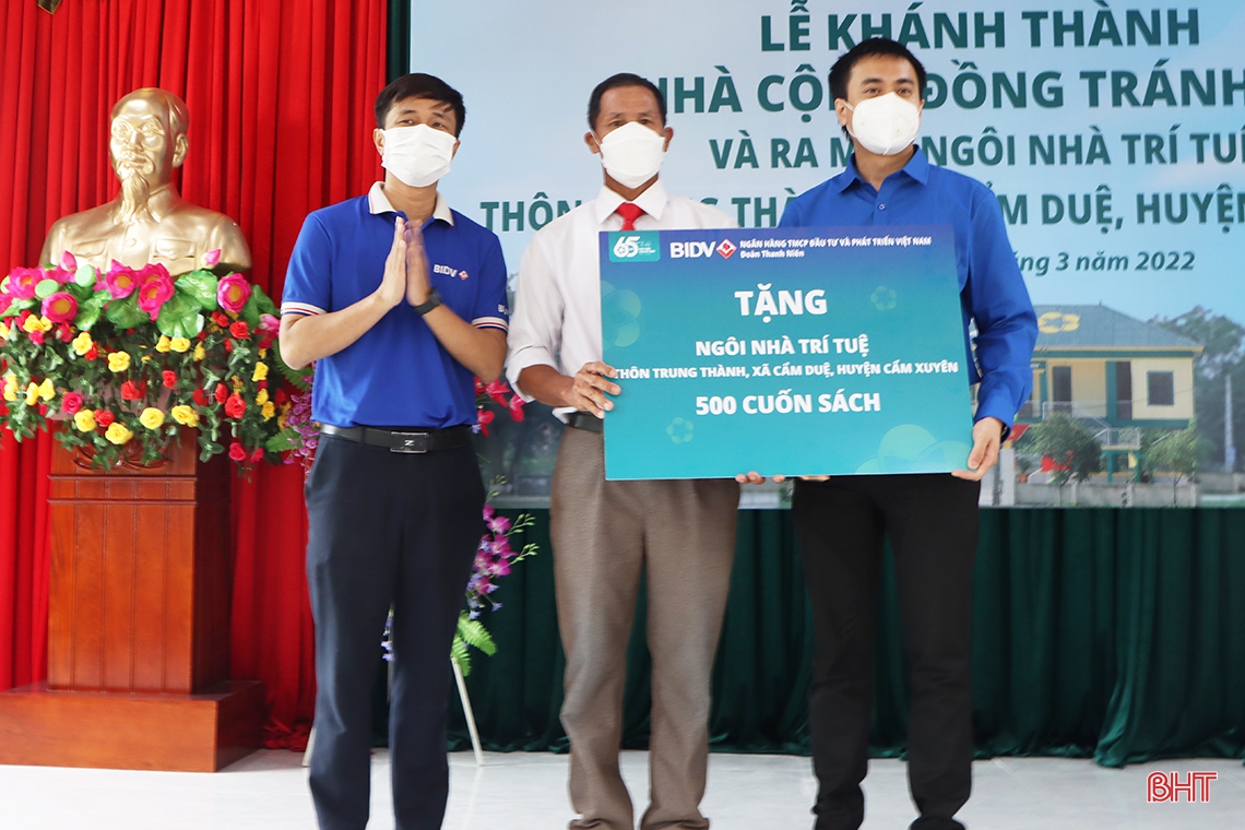 Khánh thành Nhà văn hoá cộng đồng tránh lũ do BIDV tài trợ tại Cẩm Xuyên