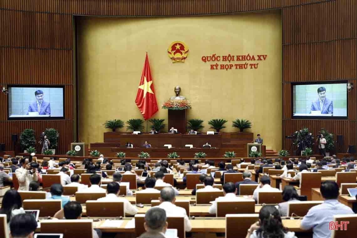 Đại biểu Quốc hội Hà Tĩnh thảo luận góp ý Dự án Luật Thực hiện dân chủ ở cơ sở
