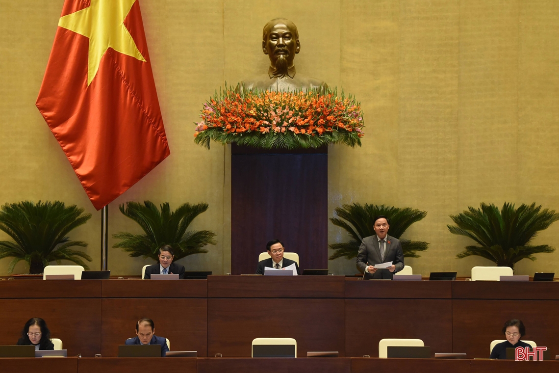 Đại biểu Quốc hội Hà Tĩnh thảo luận góp ý Dự án Luật Thực hiện dân chủ ở cơ sở