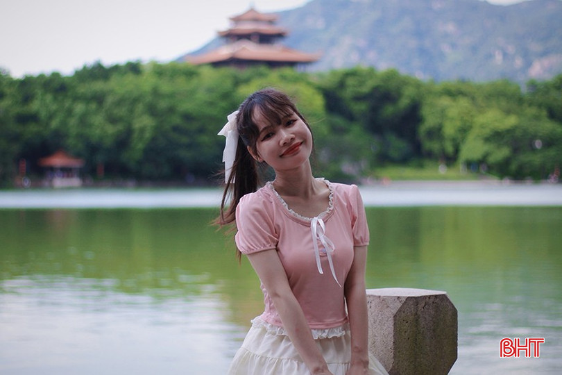 ảnh 1 - Vừa học tập và làm việc tại nước ngoài, Nguyễn Thị Nga cũng dành thời gian để đi du lịch chữa lành. (1).jpg