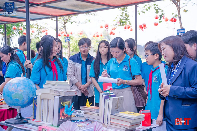 Trường Tiểu học, THCS&amp;THPT Albert Einstein (TP Hà Tĩnh) tổ chức chương trình "Đọc sách trong thời đại kỹ thuật số".