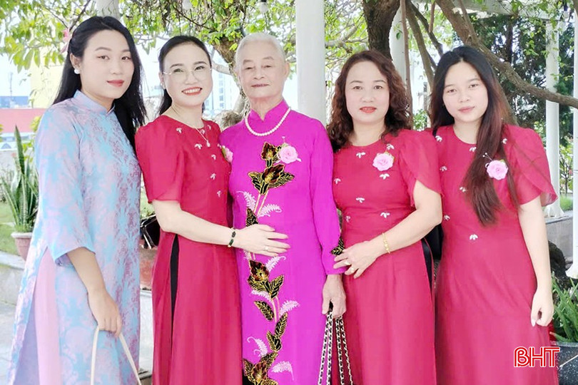 bqbht_br_ba-loi-cung-2-con-dau-va-cac-chau-gai.jpg