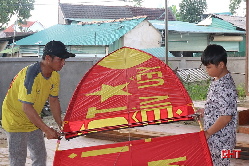 anh-anh-le-anh-hong-danh-thoi-gian-de-huong-dan-con-trai-choi-dieu-4537.jpg