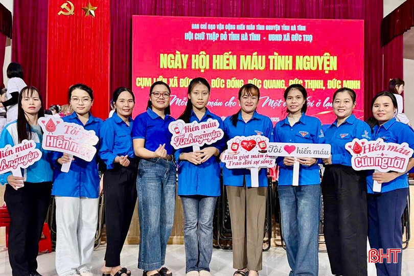 bqbht_br_doan-vien-thanh-nien-xa-duc-tho-tham-gia-ngay-hoi-hien-mau-tinh-nguyen.jpg