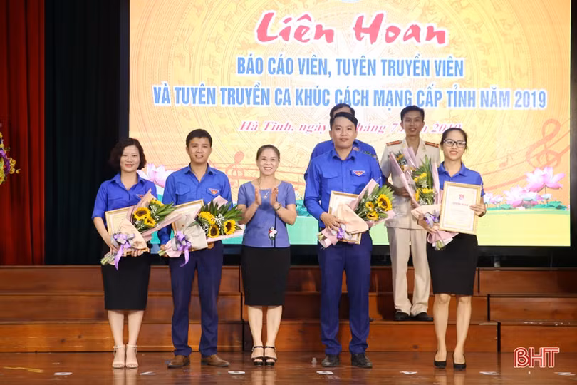 Huyện đoàn Kỳ Anh nhất Liên hoan Báo cáo viên, tuyên truyền viên và tuyên truyền ca khúc cách mạng