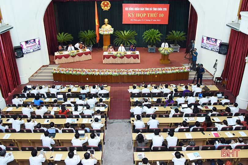 HĐND tỉnh nghe các tờ trình, đề án và trả lời kiến nghị của cử tri gửi đến kỳ họp