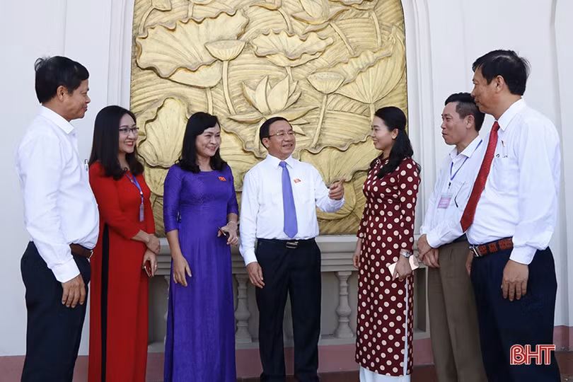 HĐND tỉnh nghe các tờ trình, đề án và trả lời kiến nghị của cử tri gửi đến kỳ họp