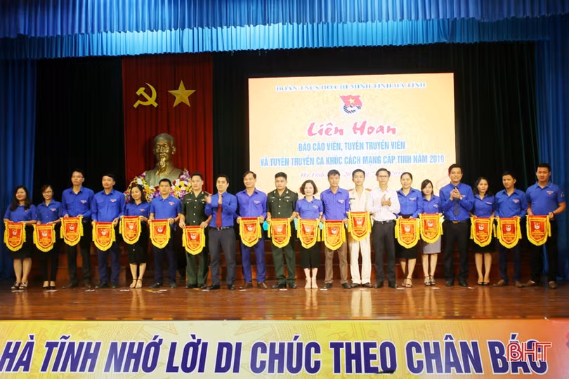 Huyện đoàn Kỳ Anh nhất Liên hoan Báo cáo viên, tuyên truyền viên và tuyên truyền ca khúc cách mạng