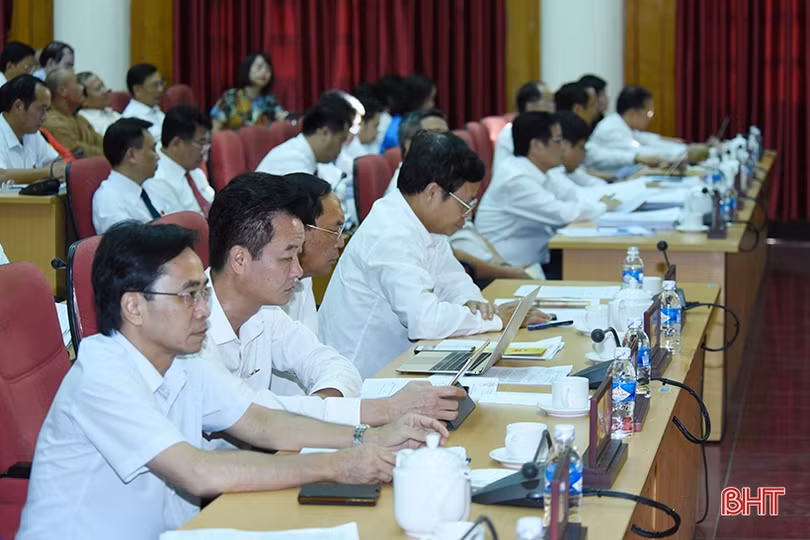 HĐND tỉnh nghe các tờ trình, đề án và trả lời kiến nghị của cử tri gửi đến kỳ họp