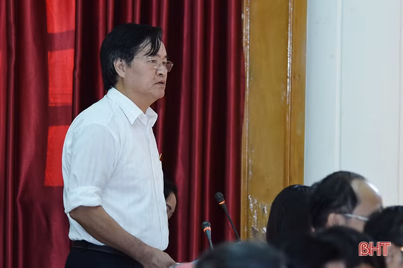 Chất vấn Giám đốc Sở Công thương: Đại biểu “xoay” về chất lượng xăng dầu, hệ thống nước thải cụm công nghiệp