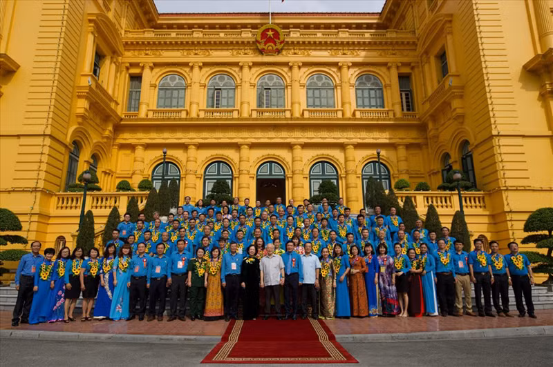 Tổng Bí thư, Chủ tịch nước gặp mặt các chủ tịch công đoàn tiêu biểu