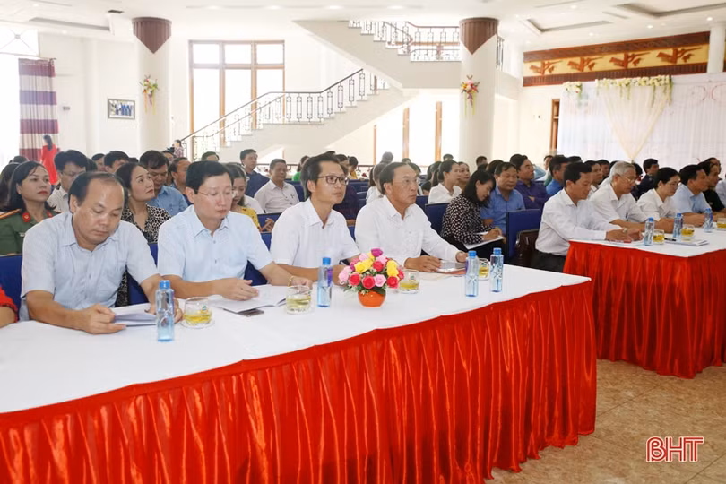 Tuyên truyền về đại hội Đảng các cấp, tiến tới Đại hội Đảng toàn quốc lần thứ XIII