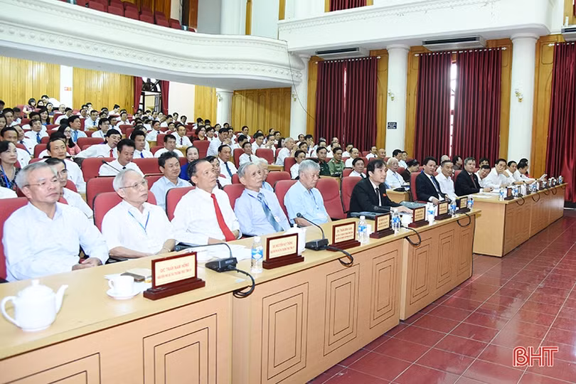 Khai mạc trọng thể Kỳ họp thứ 10, HĐND tỉnh Hà Tĩnh khóa XVII