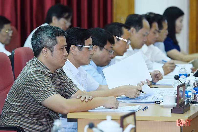 Phiên chất vấn: Giám đốc Sở TN-MT Hồ Huy Thành đăng đàn trả lời đầu tiên