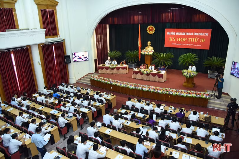HĐND tỉnh nghe các tờ trình, đề án và trả lời kiến nghị của cử tri gửi đến kỳ họp