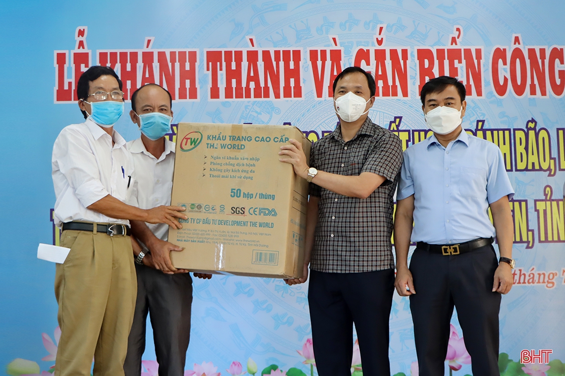 Hà Tĩnh khánh thành thêm 2 nhà văn hóa cộng đồng kết hợp tránh trú bão, lũ