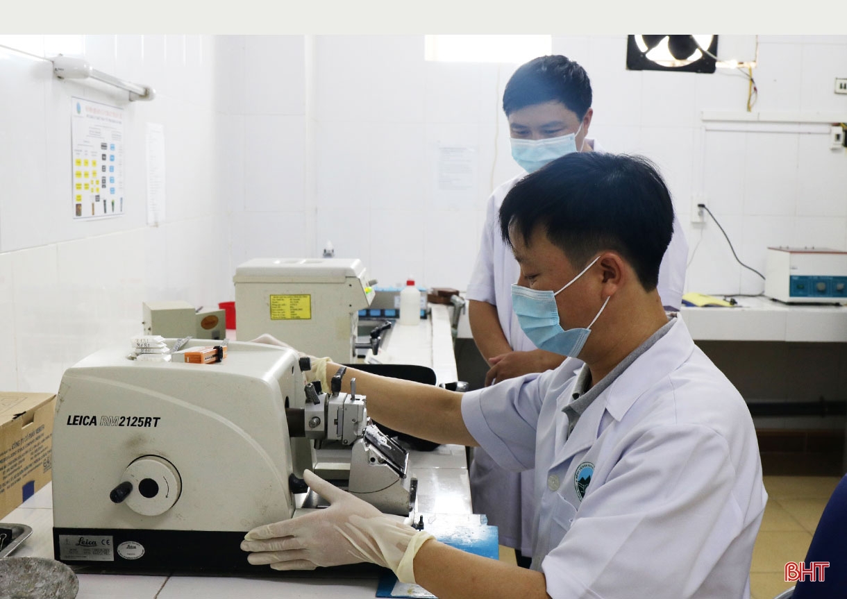 Bác sỹ rời cơ sở y tế công và thách thức về bài toán nhân lực (Bài 2): Thu nhập thấp có là lý do chính khiến bác sỹ “nhảy việc”?