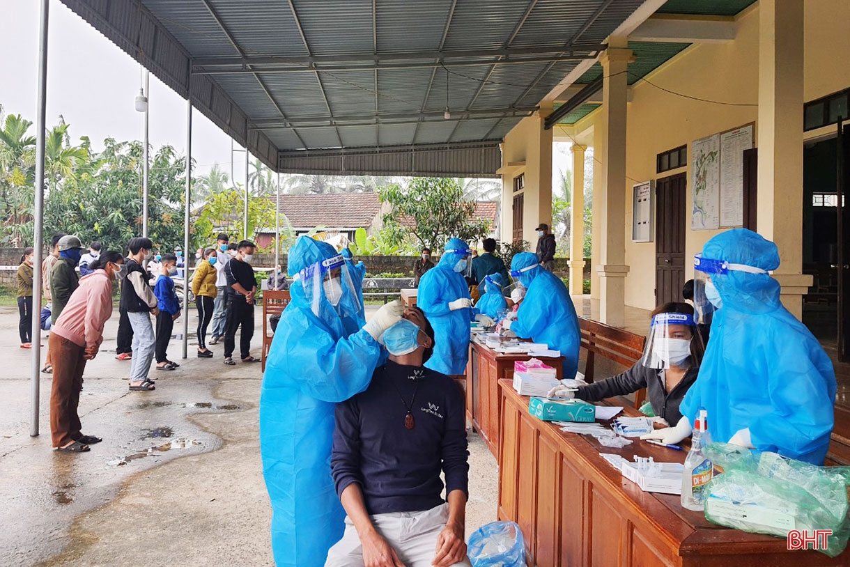 Bác sỹ rời cơ sở y tế công và thách thức về bài toán nhân lực (Bài 2): Thu nhập thấp có là lý do chính khiến bác sỹ “nhảy việc”?