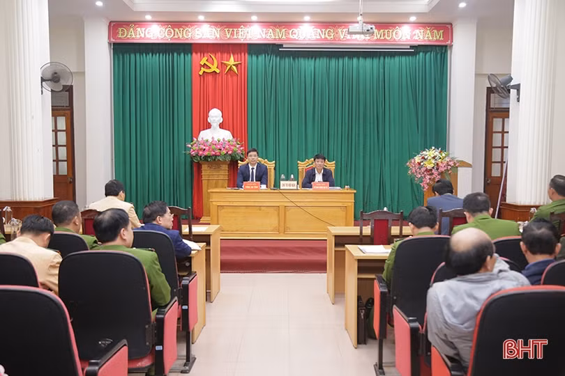 Dẹp bỏ “bến cóc”: Thiếu quyết tâm hay thiếu phương pháp?