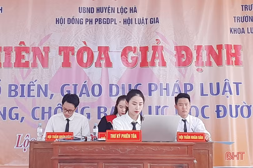 Phát huy vai trò tiên phong trên mặt trận pháp lý