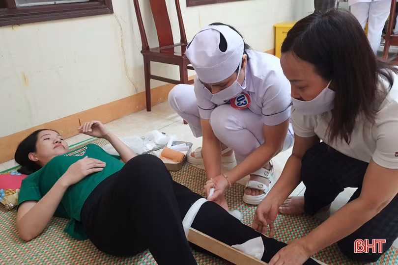 800 cán bộ trạm y tế sôi nổi tham gia hội thi điều dưỡng, hộ sinh giỏi