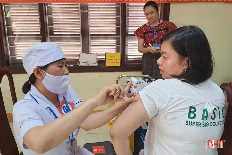 800 cán bộ trạm y tế sôi nổi tham gia hội thi điều dưỡng, hộ sinh giỏi