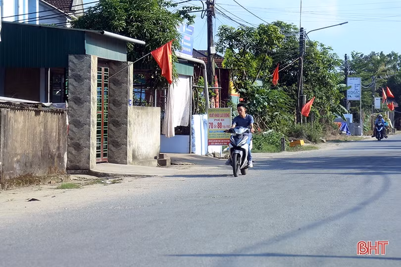 Một bộ phận người dân “phớt lờ” Luật Giao thông đường bộ