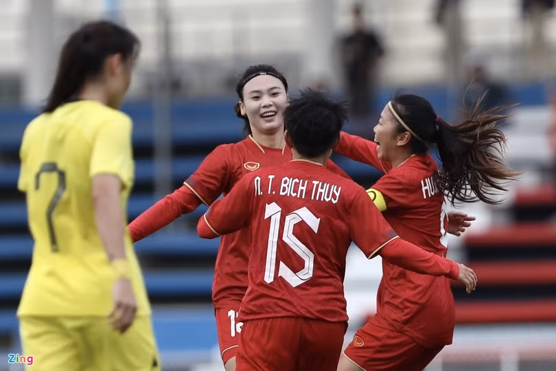 Huỳnh Như tỏa sáng, tuyển nữ Việt Nam thắng Malaysia 3-0