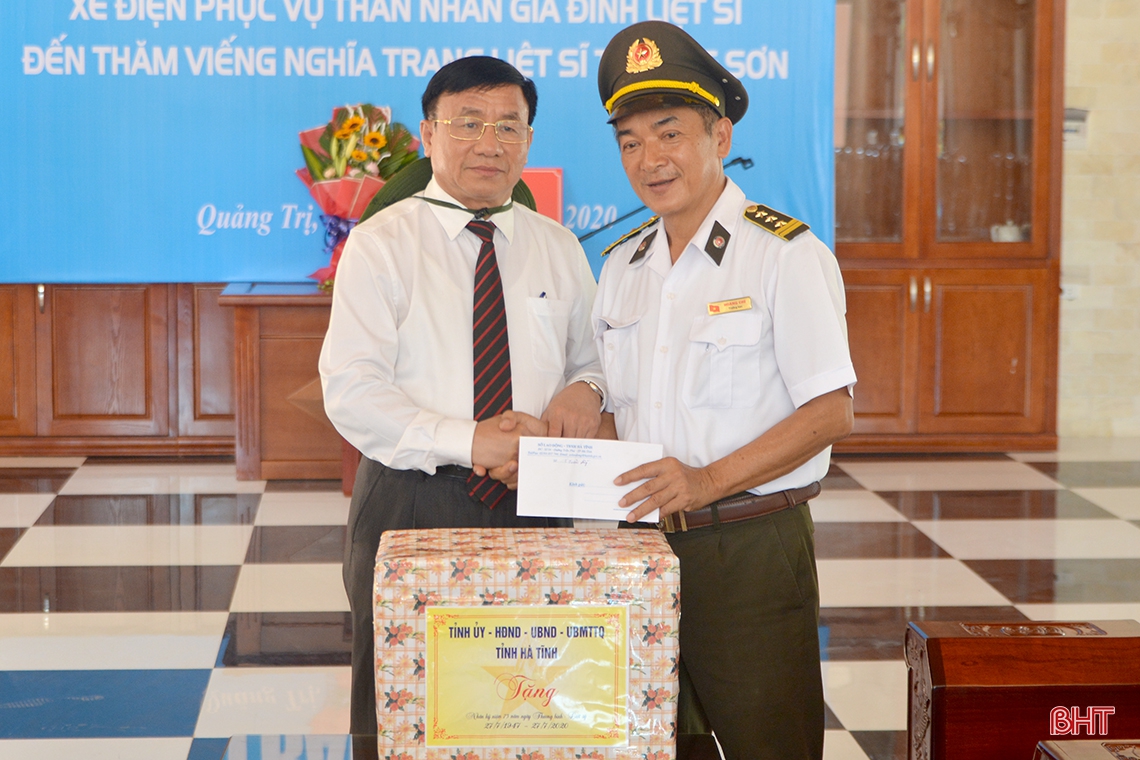 Lãnh đạo tỉnh Hà Tĩnh dâng hương tưởng niệm anh hùng liệt sỹ tại các nghĩa trang Trường Sơn, Đường 9