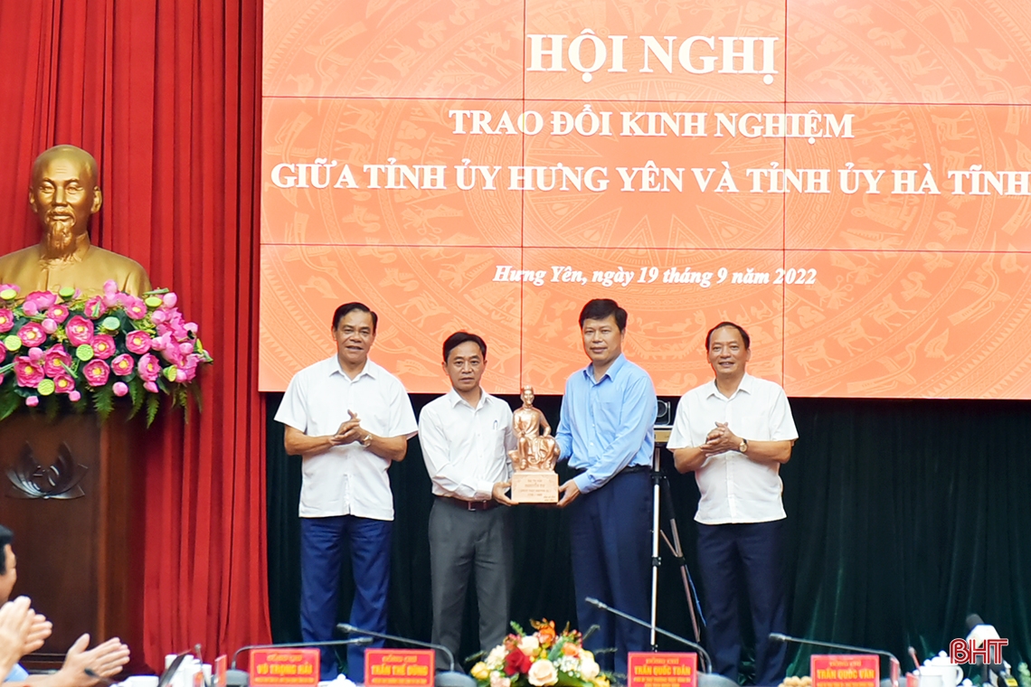 Hà Tĩnh và Hưng Yên trao đổi kinh nghiệm phát triển kinh tế - xã hội