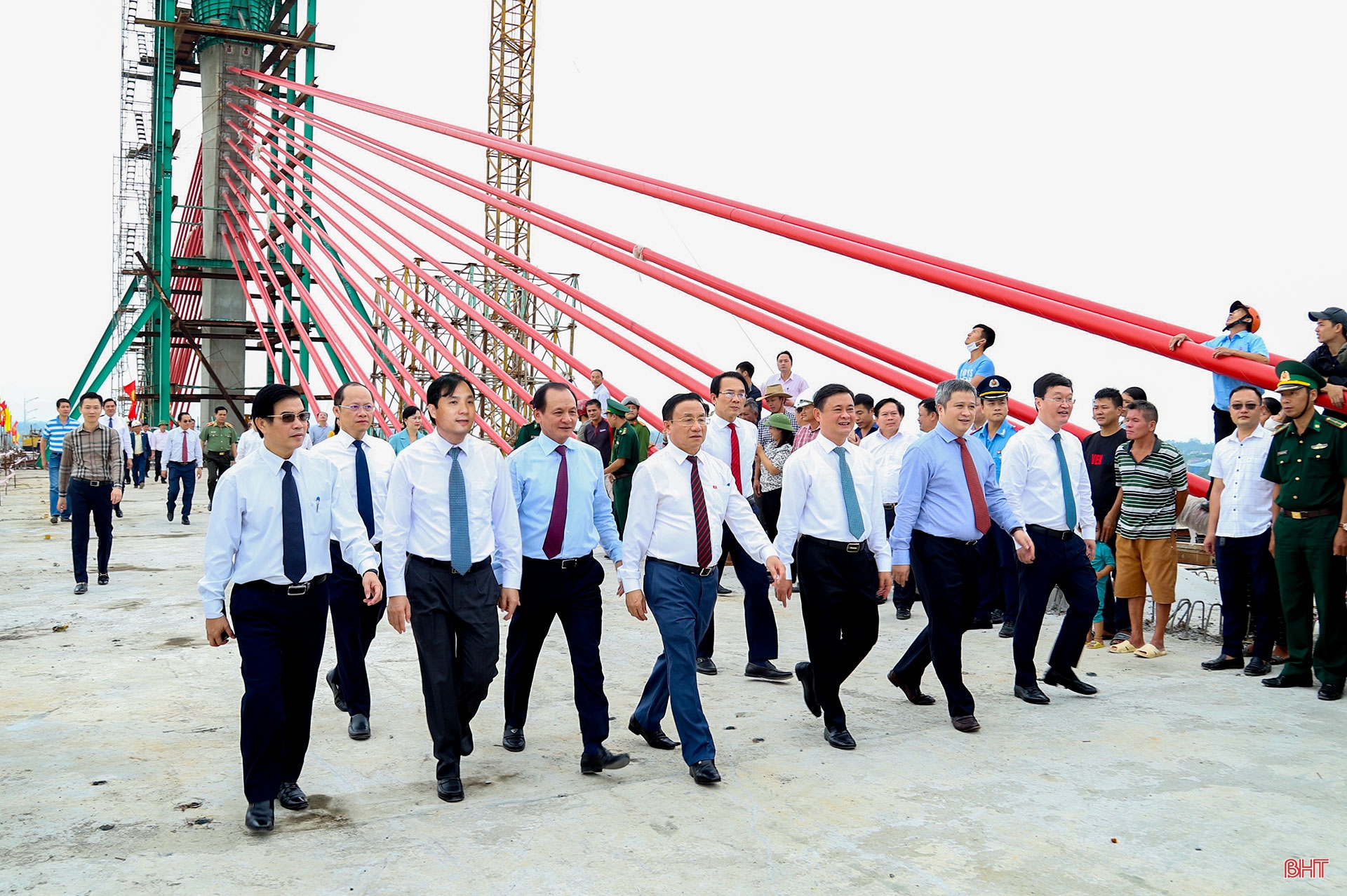 Phát huy thành tựu, khơi nguồn lực, tạo sức bật để Hà Tĩnh bước vào nhiệm kỳ mới với niềm tin, sức mạnh mới