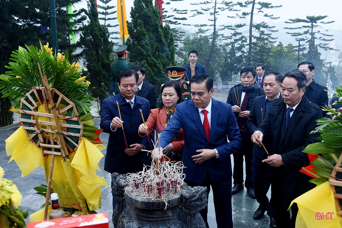 Phát huy truyền thống, khắc phục khó khăn, xây dựng Hà Tĩnh ngày càng phát triển
