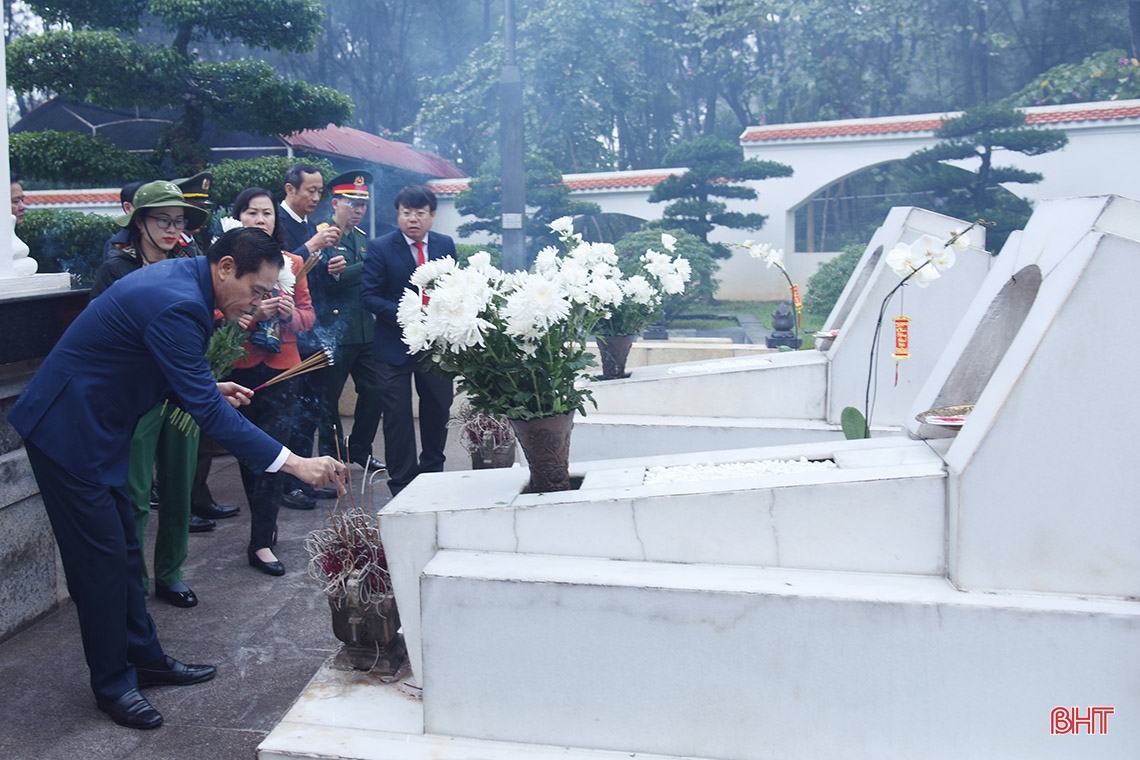 Phát huy truyền thống, khắc phục khó khăn, xây dựng Hà Tĩnh ngày càng phát triển