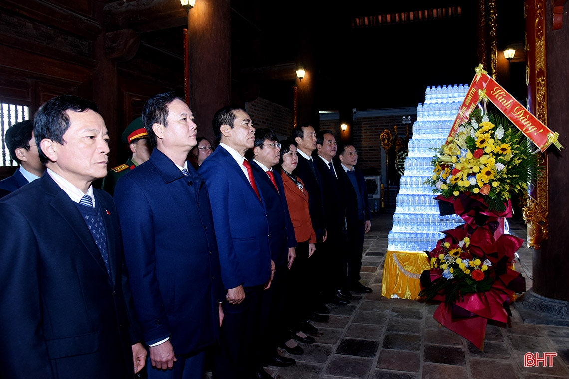 Phát huy truyền thống, khắc phục khó khăn, xây dựng Hà Tĩnh ngày càng phát triển