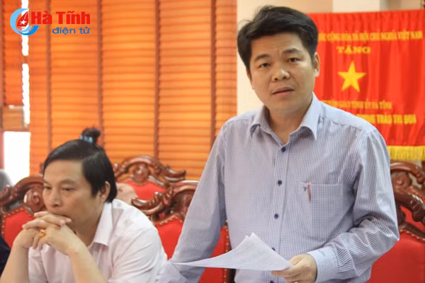 co chuong trinh dao tao trung cap ly luan chinh tri phu hop tung doi tuong