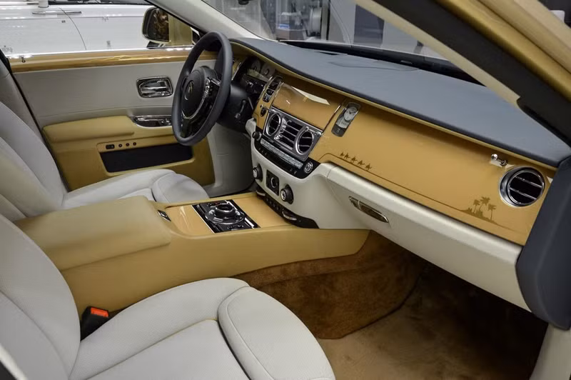 rolls royce ghost phien ban oc dao sa mac doc dao