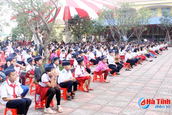 khoi day van hoa doc cho hoc sinh thi xa ky anh