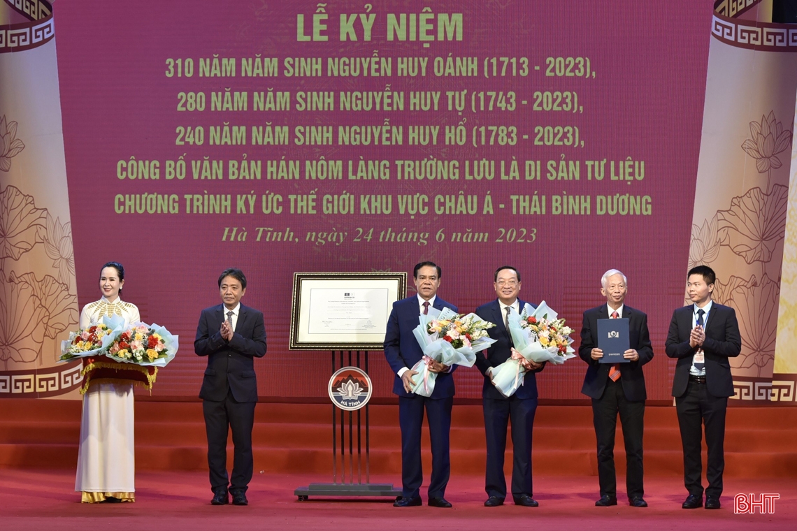 Hà Tĩnh kỷ niệm năm sinh 3 danh nhân dòng họ Nguyễn Huy và đón nhận di sản tư liệu thế giới “Văn bản Hán Nôm làng Trường Lưu”