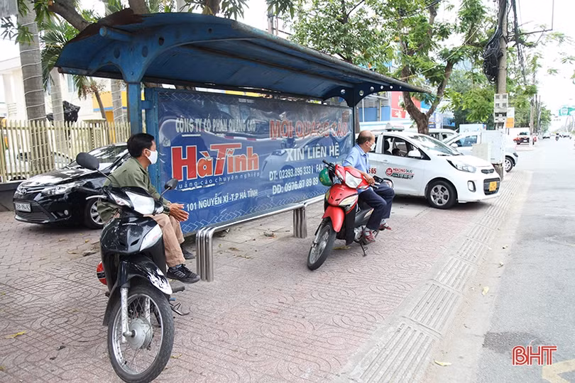 Xe buýt ở Hà Tĩnh chấp hành nghiêm việc dừng hoạt động, đảm bảo phòng chống dịch COVID-19