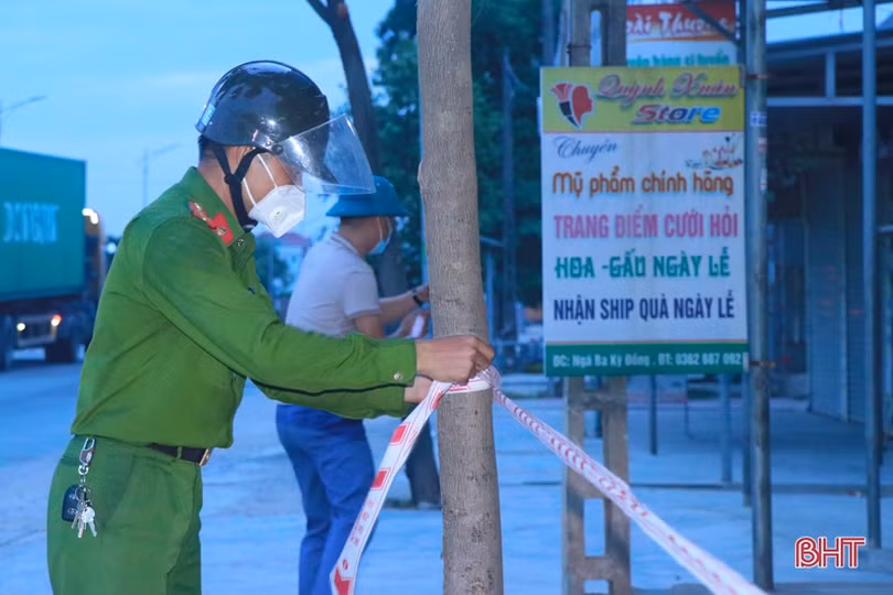 Huyện Kỳ Anh cách ly tạm thời thêm 1 thôn với 399 hộ dân