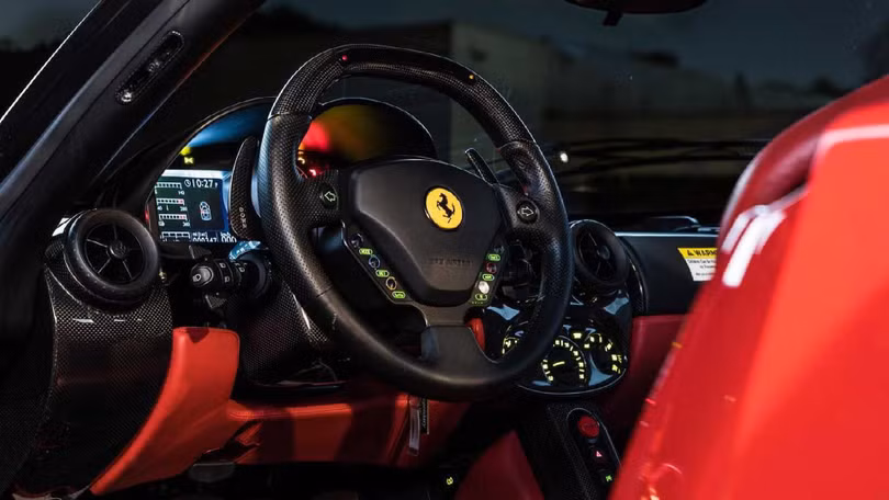 Siêu xe Ferrari Enzo hàng hiếm được bán với giá 3,8 triệu USD