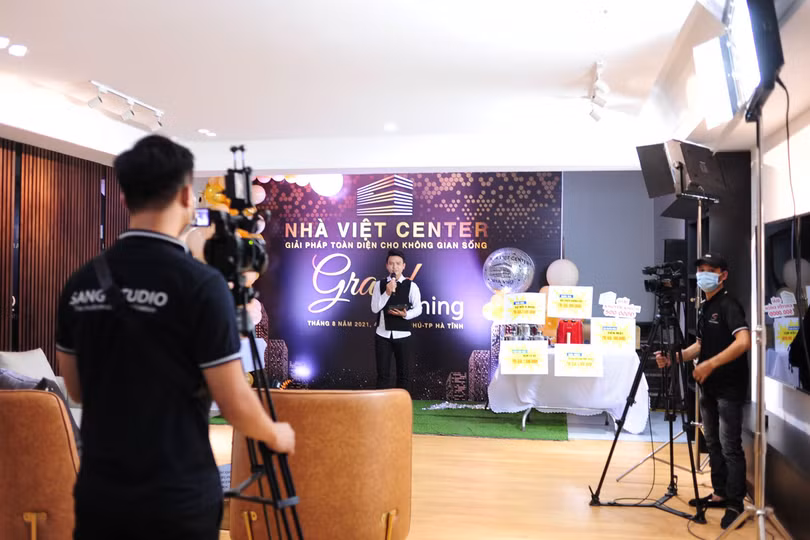 Khai trương Nhà Việt Center kết hợp “Tuần lễ gây quỹ từ thiện ủng hộ phòng chống COVID-19