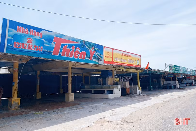 Quán ăn, tiệm cà phê ở Cẩm Xuyên chỉ bán mang về
