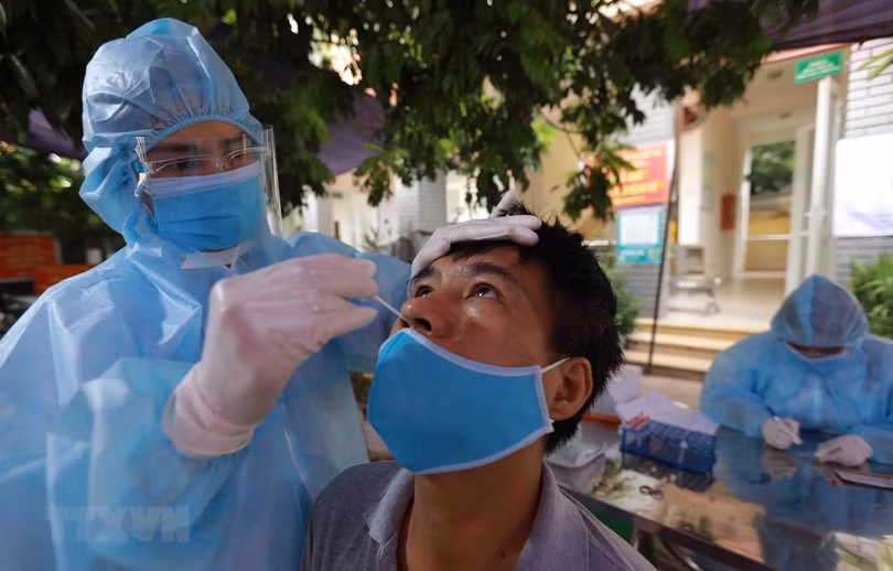 Dịch COVID-19 ngày 15/8: Số ca mắc trong nước giảm 136 ca