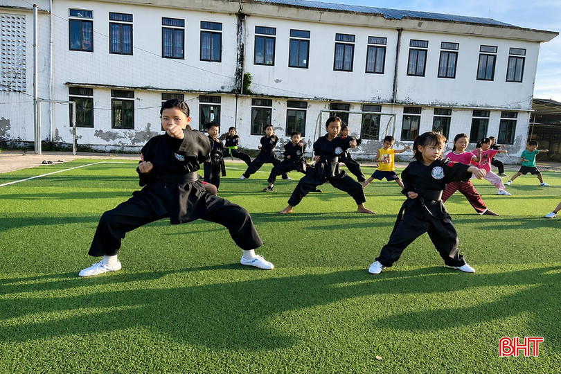 bqbht_br_gai-tap-cam-xuyen-chuan.jpg