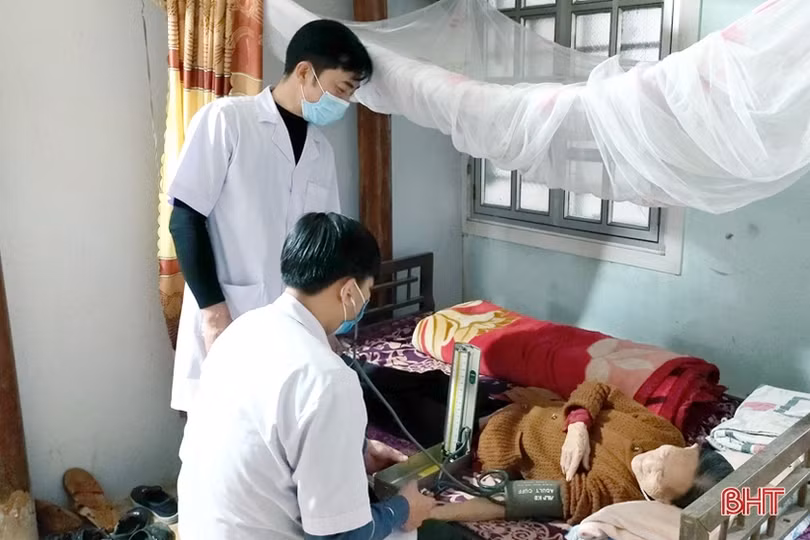 Những người lính mặc áo Blouse ở Hà Tĩnh “sáng về y đức, sâu về y thuật, vững về y lý”