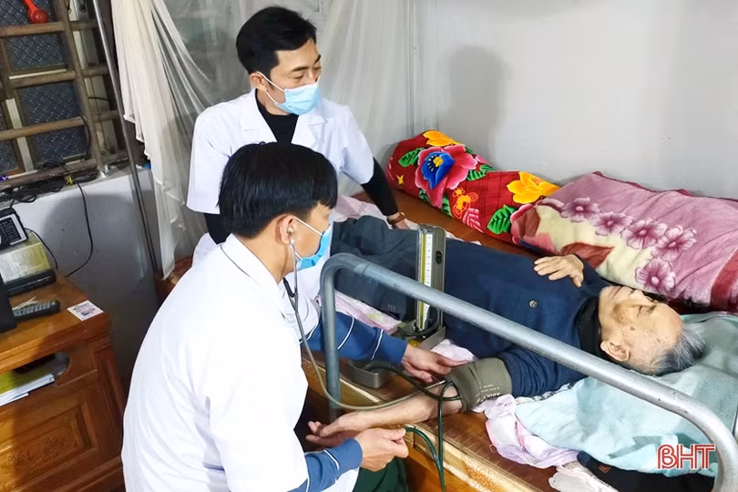 Những người lính mặc áo Blouse ở Hà Tĩnh “sáng về y đức, sâu về y thuật, vững về y lý”