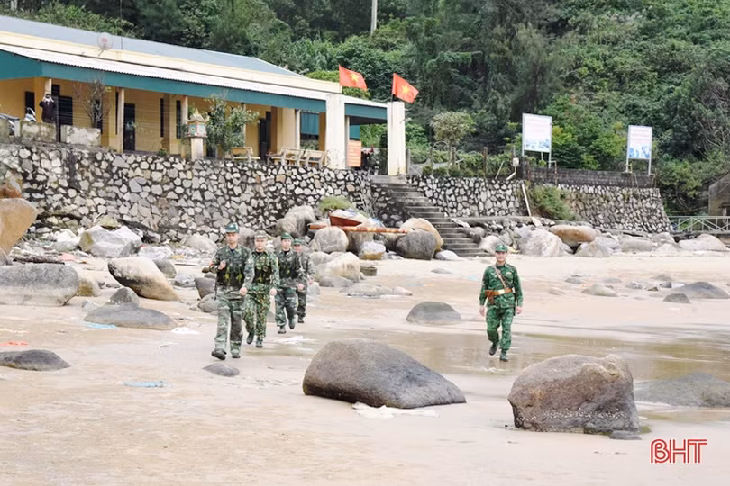 Bộ đội Biên phòng Hà Tĩnh - điểm tựa cho ngư dân bám biển vươn khơi