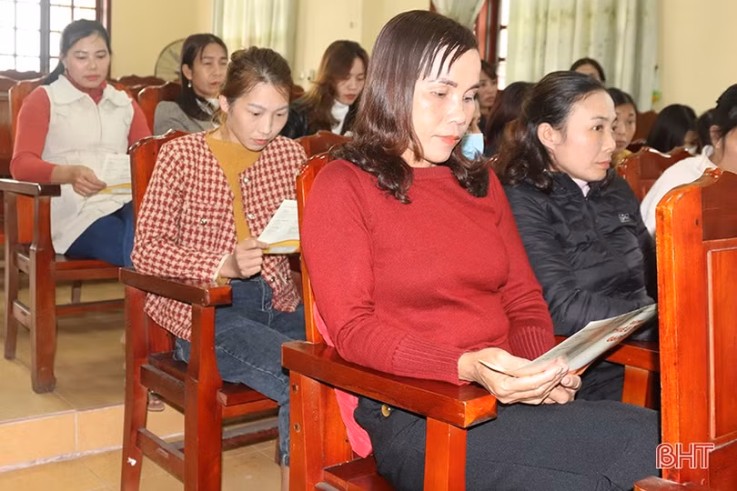 Phụ nữ Hà Tĩnh phát huy vai trò trong tuyên truyền chính sách DS-KHHGĐ